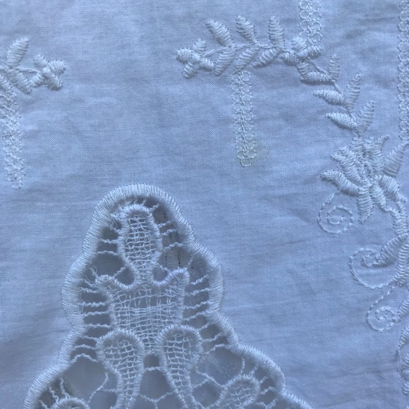 KIMCHI BLUE WHITE CUTOUT TOP - Picture 3 of 3